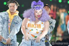 渡辺直美、ド派手ヘアで迫力パフォーマンス 27人ダンサー引き連れ会場熱狂＜TGC2018S／S＞ - モデルプレス