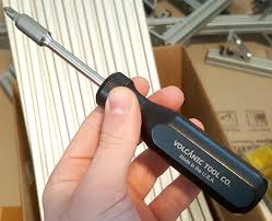 It also has two nut drivers; Wiha Extended Length Phillips Screwdriver Bits
