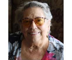 Shirley Siegrist's Instagram, Twitter & Facebook