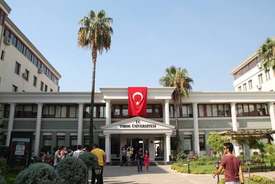 KAMPÜSLERİMİZ - TOROS UNIVERSITESI