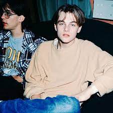 Затем тоби пробовался на главную роль в фильме empire records, но был взят продюсерами вернулся магуайр на экран, сыграв в телевизионной короткометражке duke of groove пожалуй, первым успехом магуайра стал его дуэт с еще одной молодой звездой голливуда. Tobi Maguajr Sejchas Skolko Let Roli Rost Biografiya Zhizn Foto