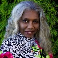 Sandra Garabedian's Instagram, Twitter & Facebook