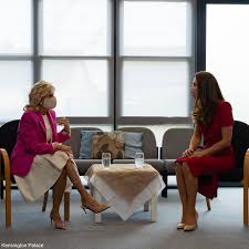 Etwa sechs monate lang war herzogin kate bei keinen offiziellen auftritten mehr zu sehen. What Kate Wore The Go To Source On Kate S Style For Fans Fashion Writers Trend Watchers