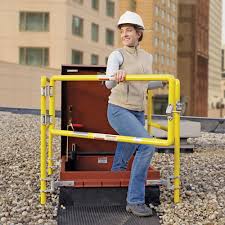 The roof hatch shall be single leaf. Type S Roof Hatch Ladder Access