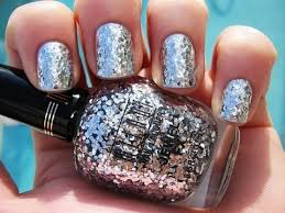 You will love these top manicure that ladies would love styling up their nails with. 10 New Years Eve Manicure Ideas Creative Nails Nye Slapdashmom Com