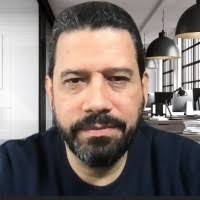 Miguel Velilla's Instagram, Twitter & Facebook