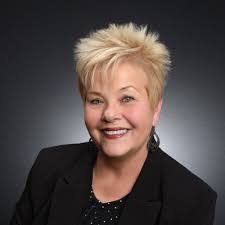 Debra Lampe's Instagram, Twitter & Facebook