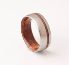 Titan Und Rot Holz Herren Holz Ringe Holz Hochzeit Band Herren Etsy Mens Wood Rings Mens Wood Wedding Bands Titanium Wedding Rings