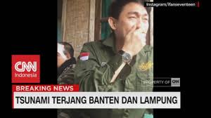 Ifan seventeen juga mengaku takut berenang setelah kejadian yang menimpa tiga rekan dan tsunami yang menerjang banten pada 22 desember 2018 itu membuat tiga personel seventeen. Sambil Menangis Ifan Cerita Kondisi Anggota Seventeen Tsunami Terjang Banten Lampung Youtube