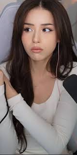 pokimane rule 34 - AIキャラクター | SeaArt AIサイバーパブ