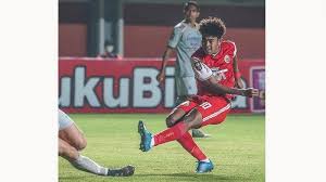 Nagita slavina ngaku pernah kehabisan uang hingga saldo atm cuma rp 20 ribu, aurel dan atta melongo Hasil Babak Pertama Gol Cepat Braif Fatari Dan Taufik Hidayat Bawa Persija Unggul 2 0 Atas Persib Warta Kota