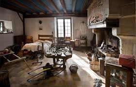 Résultat de recherche d'images pour "chateau de moncontour histoire"