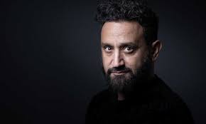 Cyril Hanouna investit dans Royaltiz, la plateforme pour miser sur des  talents