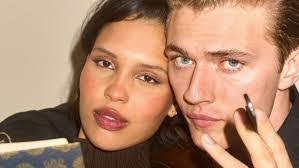 Nara Smith's Instagram, Twitter & Facebook