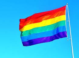 Unbekannte haben von einer kirche in köln zwei regenbogenfahnen abgerissen und angezündet. Pfarrverband Menzing