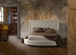 Letto tondo #bed #letto #round #tondo. Il Letto Rotondo Con Il Materasso Rettangolare