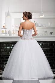 Brautmode ist genauso wie jede andere mode gewissen trends unterlegen. Brautkleid Mit Strass Kleiderfreuden