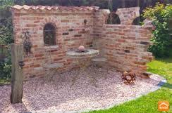 Bildergebnis Fur Ruinenmauer Aus Alten Abbruchziegeln Ruinenmauer Steinmauer Garten Gartenmauern