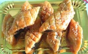 Un Grand Classique Dans La Patisserie Maghrebine Provenant De L Algerie Ma9rout Aux Dattes Makroud Ou Makrout Il Existe Plusieurs Orthographes Pour Cette De