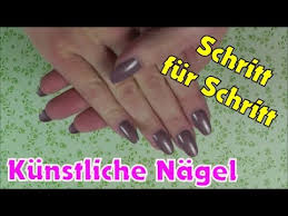 Das lager befindet sich an der grenze im tal des rio grande. Kunstliche Fingernagel Aufkleben Anleitung Tipps Zum Entfernen Beauty Tipps Net