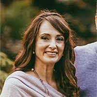 Shelly Olinger's Instagram, Twitter & Facebook