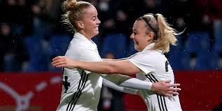 Gwinn started playing football at the age of eight years for tsg ailingen and later for vfb friedrichshafen. Osnabruck Dfb Frauen Bezwingen Italien Bei Casting Show Rheinische Anzeigenblaetter De