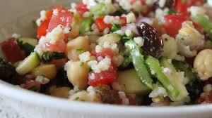 Salade De Couscous Perle Au Feta Olives Kalamata Et Tomates Cerises Roxanne Cuisine Recettes De Katherine Roxanne Veilleux Recipe Food Recipes Everyday Food