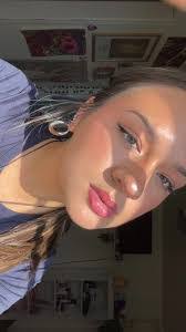 Leah Reid's Instagram, Twitter & Facebook