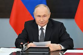 Trump minaccia sanzioni a Mosca. Terre rare, si riaprono le trattative  Mosca-Kiev