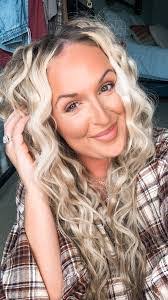 Krysta Powell's Instagram, Twitter & Facebook