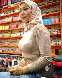 Pin By Lupey On Awek Tudung Hijab Fashionista Hijab Chic Beautiful Muslim Women
