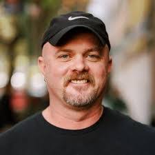 Jay Compton's Instagram, Twitter & Facebook