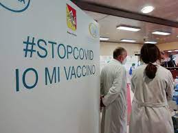La regione guidata da nello musumeci è la prima ad avviare il sistema di da lunedì è dunque possibile accedere al sistema online che consente di scegliere il centro vaccinale più vicino e prenotare l'appuntamento. Vaccino Anti Covid Il Calendario In Sicilia Quando Ci Si Potra Vaccinare E Come Prenotare Giornale Di Sicilia