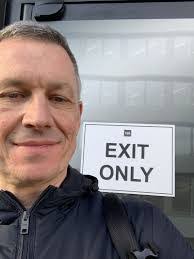 Ron Arnett's Instagram, Twitter & Facebook