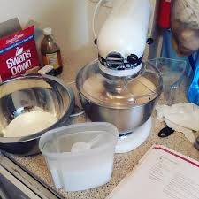 4.5 quart tilt head stand mixer, white