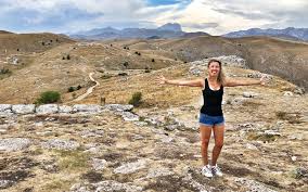 Il traforo del gran sasso è un tunnel autostradale, costituito da due canne, ciascuna a due corsie e a senso unico di circolazione, che attraversa l'appennino abruzzese passando sotto il massiccio del gran sasso, in abruzzo. 5 Esperienze Da Vivere Nel Parco Del Gran Sasso In Abruzzo Oltreilbalcone