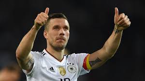 Lukas podolski'nin attığı gol ! Former Arsenal Star Podolski Turns His Hand To Ice Hockey With Local Club Goal Com