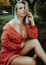 Chiara Castelli - Free pics, galleries & more at Babepedia