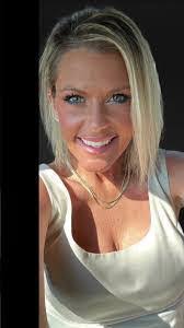 Brenda Thaxton's Instagram, Twitter & Facebook