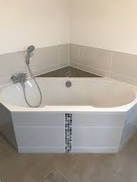 Badewanne mit nische ablage spots abstellmoglichkeit highlight. Inspirationen Neumann Gmbh Munchen Haustechnik Fliesen Badgestaltung