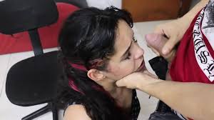 Anh kế cải trang mình như một tên tội phạm, vào phòng của tôi và bắt tôi bú  cặc của anh ấy