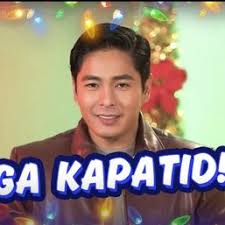 Grandes tetas lesbianas lamiendo coño mojado apretado