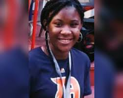 FOUND SAFE 💖 Alexis Moore, 16 Detroit, MI Last seen Sept 20th, 2019  Detroit police are searching for a missing 16-year-old girl who was last  seen Friday before school. Alexis Moore was