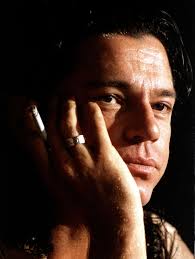 In de voetsporen van Michael Hutchence: 'Anderhalve Simonart-fan can't be  wrong!'