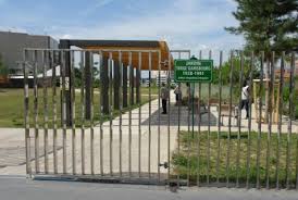 Le Jardin Serge Gainsbourg En 2020 Jardins Serge Gainsbourg Lilas