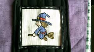 Cross stitch chart to download for free in pdf, print and embroider three little birds covered with snow in winter. Free Cross Stitch Pattern For Halloween Little Witch Feltmagnet
