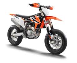 Ktm 250 adventure la puerta de entrada a un mundo nuevo. Ktm 450 Smr Supermoto Fur Legendare Drifts Auf Der Rennstrecke