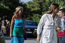 Και η μαρέβα μητσοτάκη συνεχίζει: Gamos Mpalatsinoy Kikilia Xamogelasth Kai Sikath H Mareba Mhtsotakh Photo To Pontiki