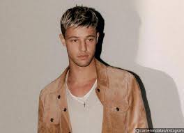 But the question is how to take a cute selfie with your. Cameron Dallas Suffers Nasty Injuries After Knocked Unconscious At Party