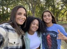 Ver las letras de ivete sangalo y escuchar se eu não te amasse tanto assim, quando a chuva passar, sorte grande (poeira) y más canciones! Bahia Noticias Holofote Noticia Agnes Nunes E Apontada Como Participacao Em Novo Projeto Autoral De Ivete Sangalo 28 06 2021